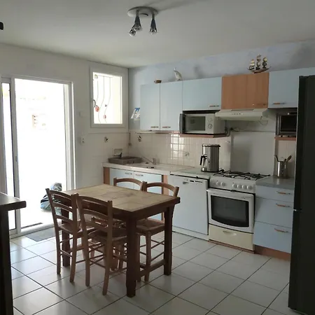 Maison Ile De Noirmoutier Pour 6 Pers, Proche Et Jardin Clos - Fr-1-823-42 Holiday home *
